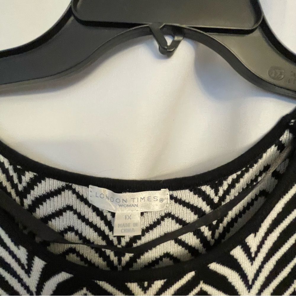 London Times Black and White Sweater Dress - Picture 6 of 7